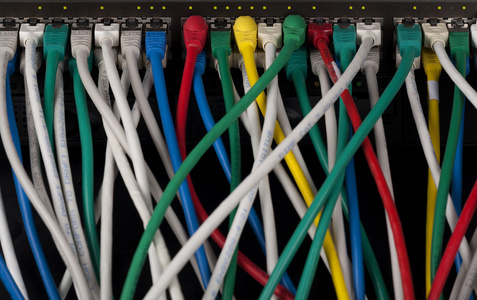 網(wǎng)絡(luò)交換機(jī)與Patch Panel（配線架）及網(wǎng)絡(luò)集線器的比較與應(yīng)用場(chǎng)景解析